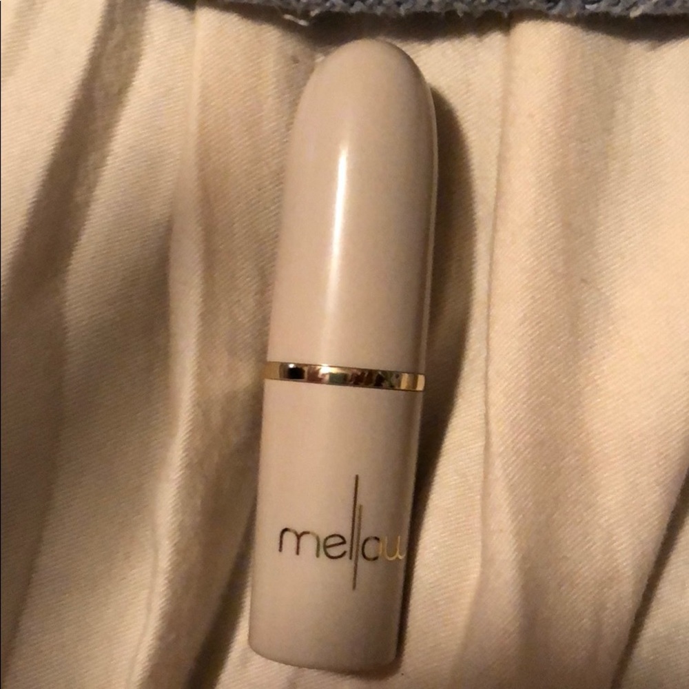 Mellow lipstick in candy floss